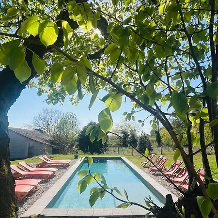 Mas Constantin - Piscine, Jeux Pour Enfants Et Vue Sur Les Montagnes